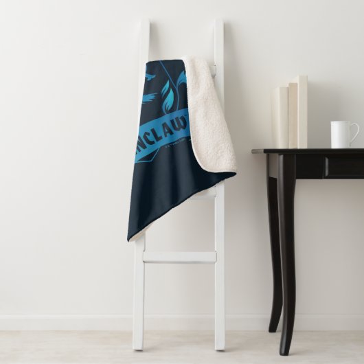 Couverture Sherpa Cimier de maison ORNÉ RAVENCLAW™ (En situation)