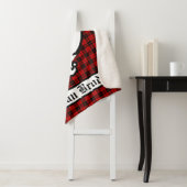 Couverture Sherpa Clan Brodie Crest Badge & Tartan (En situation)