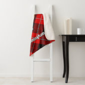 Couverture Sherpa Clan Cunningham Crest sur Tartan (En situation)