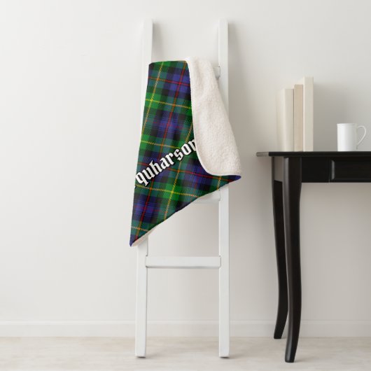 Couverture Sherpa Clan Farquharson Tartan Sherpa Blanket (En situation)