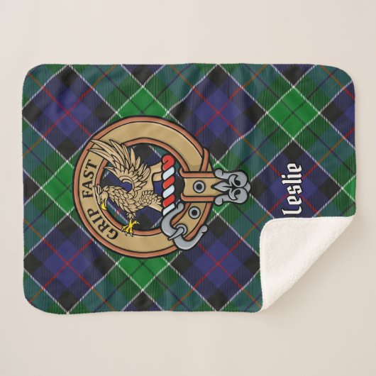 Couverture Sherpa Clan Leslie Crest sur la chasse Tartan (Devant (Horizontal))