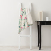 Couverture Sherpa Clover, shamrock sur beige. (En situation)