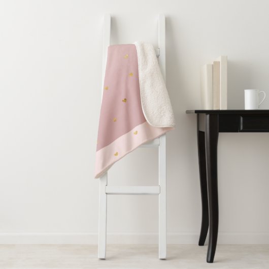 Couverture Sherpa Coeurs Ombres dorés rose (En situation)