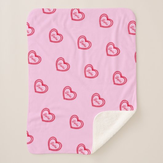 Couverture Sherpa Coeurs rouges personnalisés sur un joli rose (Devant)