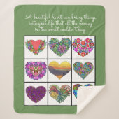 Couverture Sherpa Collage of Painted Hearts (on green), with Quote (Devant)
