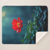 Couverture Sherpa Conception centrée sur une seule fleur rouge (Devant (Horizontal))