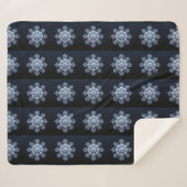Couverture Sherpa Conception de flocon de neige complexe sur fond bl (Devant (Horizontal))
