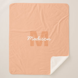 Couverture Sherpa Couleur pêche pastel cool avec nom de monogramme p