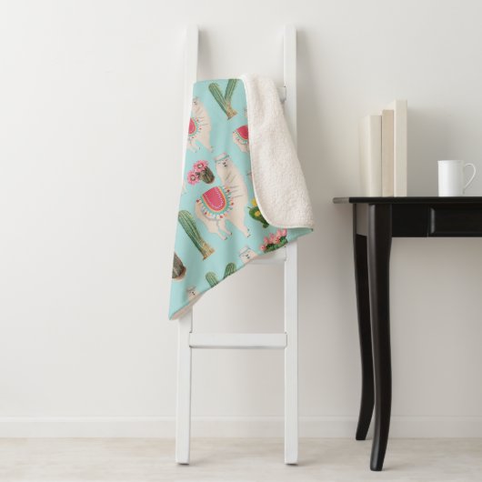 Couverture Sherpa Cute Fiesta Llama & Cactus Motif (En situation)