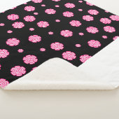 Couverture Sherpa Dark background bright stylized pink flowers. abst (3/4)