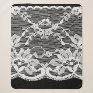 Couverture Sherpa Dentelle florale blanche sur un arrière - plan noi