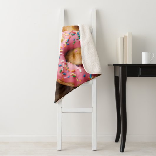 Couverture Sherpa Donateur mangeant des chats (En situation)