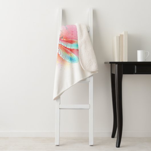 Couverture Sherpa Dragonfly rouge sur l'arrière - plan aquarelle (En situation)