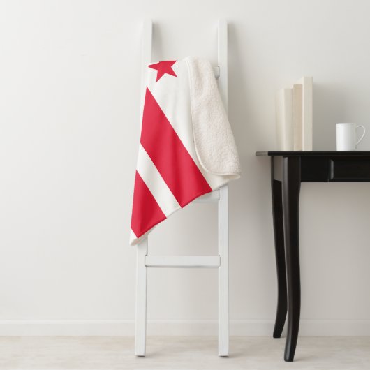 Couverture Sherpa Drapeau d'État de Washington DC (En situation)