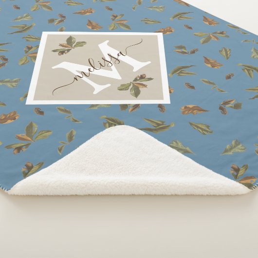 Couverture Sherpa Dusty Blue Rustic Feuilles Brown Monogramme (3/4)