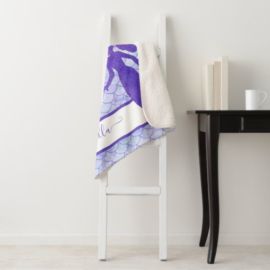 Couverture Sherpa Échelle de queue de sirène pourpre Nom de l'aquare (En situation)