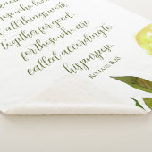 Couverture Sherpa Écriture Florale Romains 8:28 (3/4)