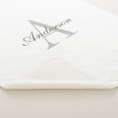 Couverture Sherpa Élégant Monogramme blanc et gris (3/4)