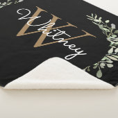 Couverture Sherpa Élégant monogramme noir or feuillage (3/4)