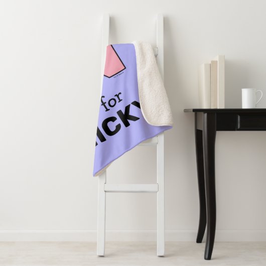 Couverture Sherpa Elmo Alphabet | N rose (En situation)