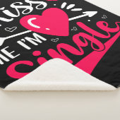 Couverture Sherpa Embrasse-moi Je suis célibataire Saint-Valentin (3/4)