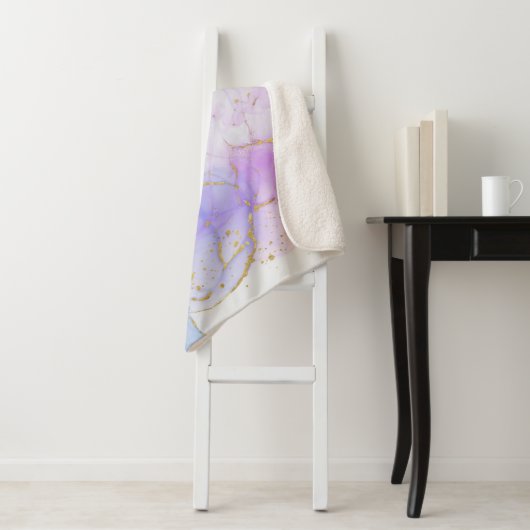 Couverture Sherpa Encre d'alcool rose, pourpre et bleu (En situation)