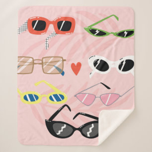 Couverture Sherpa Ensemble de lunettes de soleil tendance dans un st