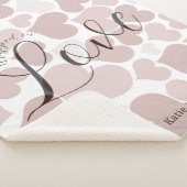 Couverture Sherpa Enveloppé d'amour | Motif de cœur rose violet (3/4)