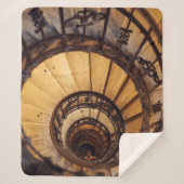 Couverture Sherpa Escalier circulaire spirale escalier vieux bâtimen (Devant)