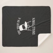 Couverture Sherpa Essayez cela dans une chaise pliante de petite vil (Devant (Horizontal))