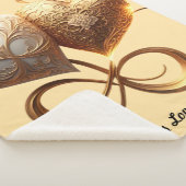 Couverture Sherpa "Étreinte de passion dorée" (3/4)