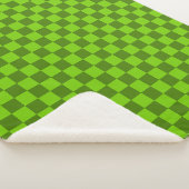 Couverture Sherpa Explorez l'élégance du motif damier vert (3/4)