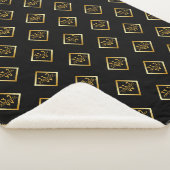 Couverture Sherpa Faux Axe Monogrammé Or – Noir & Or (3/4)