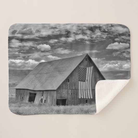 Couverture Sherpa Fermes | BW American Flag Barn Scene (Devant (Horizontal))