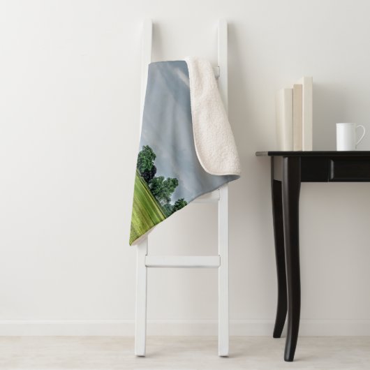 Couverture Sherpa Fermes | Red Barn & Silo au printemps (En situation)