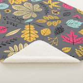 Couverture Sherpa Feuilles d'automne : Motif foncé sans couture (3/4)