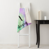 Couverture Sherpa Filles Basketball Aquarelle avec Coeurs flottants (En situation)