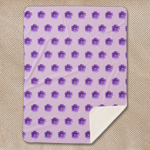 Couverture Sherpa Fleur de géranium violet Motif sans couture sur