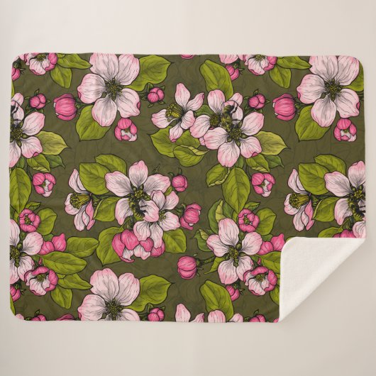 Couverture Sherpa Fleur de pomme sur vert foncé (Devant (Horizontal))