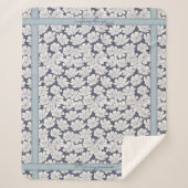 Couverture Sherpa Fleurs blanches rustiques esquisse teinte bleue no (Devant)