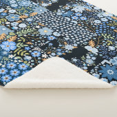 Couverture Sherpa Fleurs Bleues Patchwork : Tissu sans couture. (3/4)