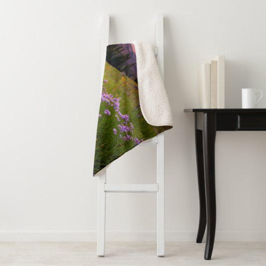 Couverture Sherpa Fleurs | Colorado Fleur sauvage violet (En situation)