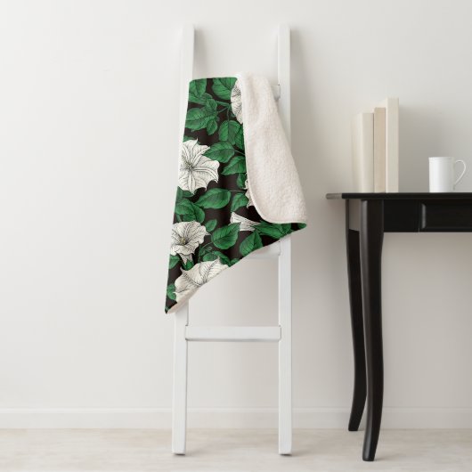 Couverture Sherpa Fleurs de lune 2 (En situation)