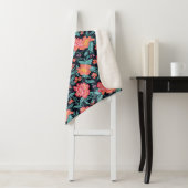 Couverture Sherpa Fleurs roses et coraux (En situation)