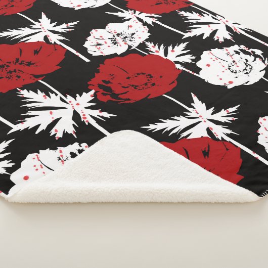 Couverture Sherpa Fleurs rouges, blanches sur le noir. (3/4)