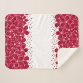 Couverture Sherpa Fleurs rouges marguerites sur arrière - plan blanc (Devant (Horizontal))