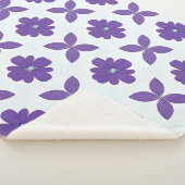 Couverture Sherpa Fleurs violettes sur fond clair (3/4)