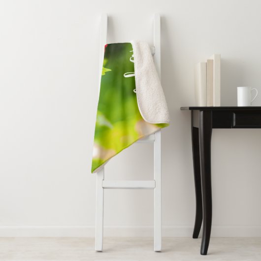 Couverture Sherpa Flower rouge hibiscus (En situation)