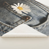 Couverture Sherpa Flowers (homonymie) | Daisy in Jeans Pocket (3/4)