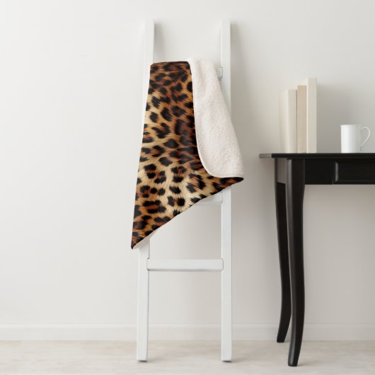 Couverture Sherpa Fourre Empreinte de léopard (En situation)